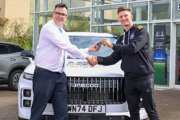 j7 handover cameron bancroft